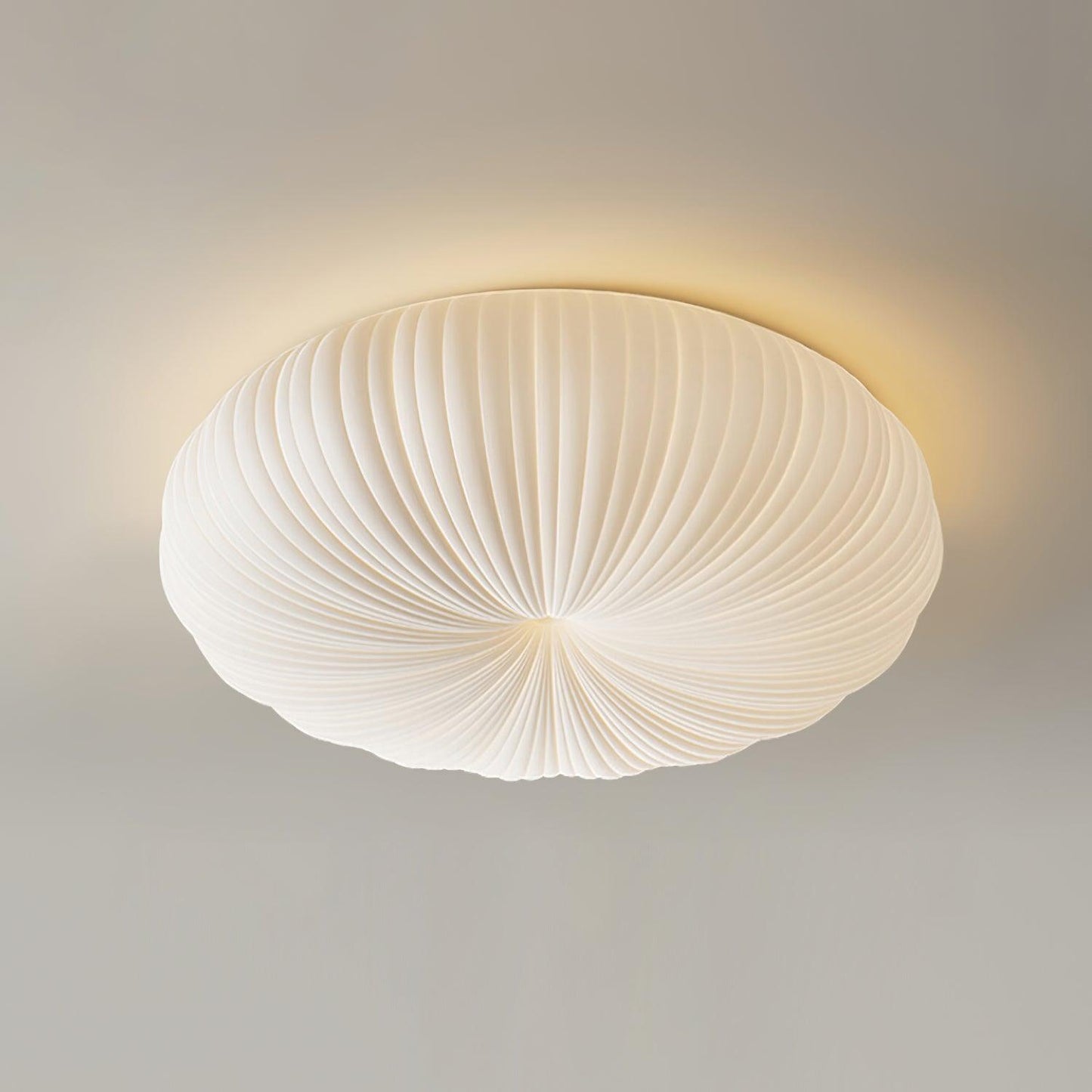 "Plafonnier LED en métal et acrylique, design moderne, lumière ajustable avec télécommande, élégant et contemporain."