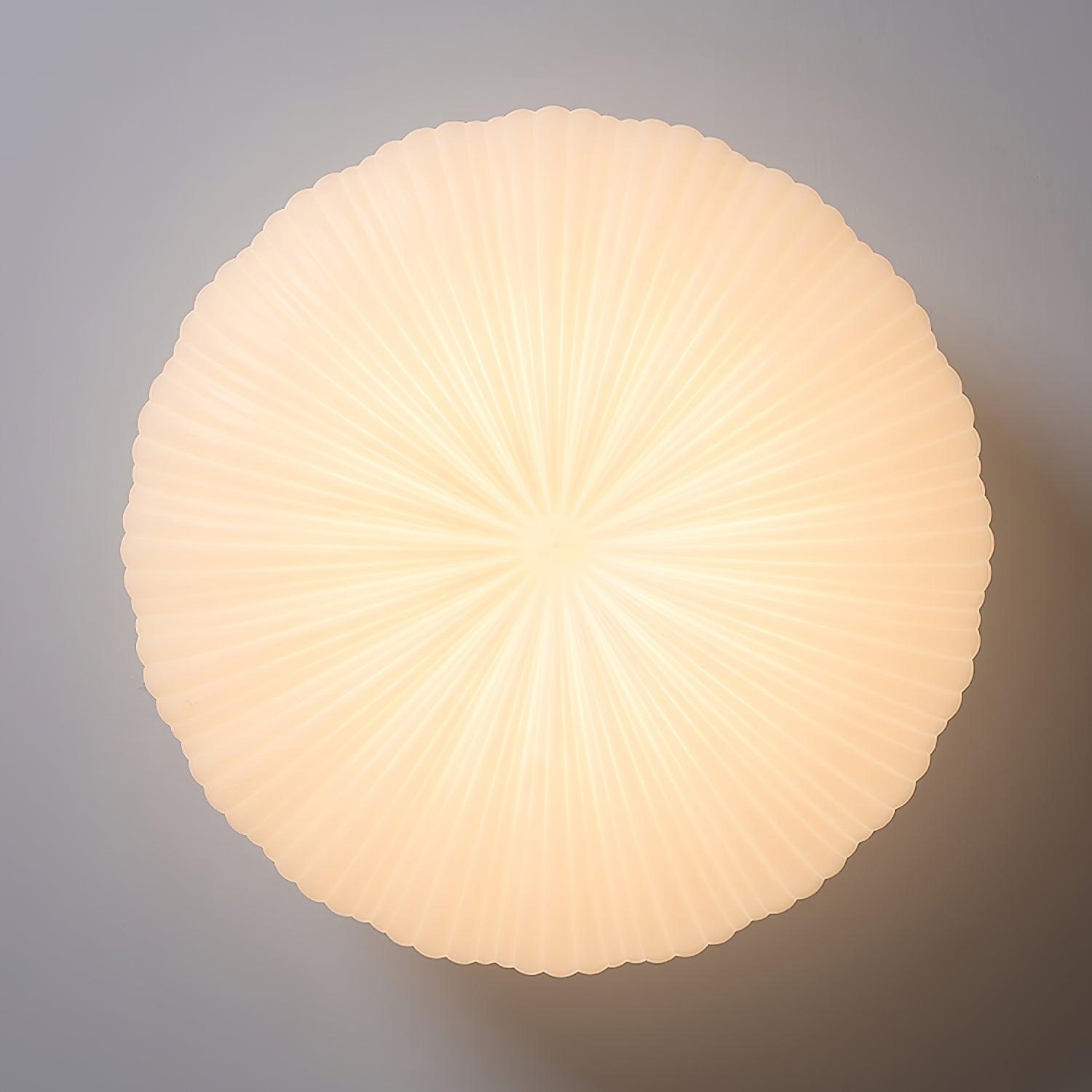 "Plafonnier LED en métal et acrylique, design moderne, lumière ajustable avec télécommande, élégant et contemporain."