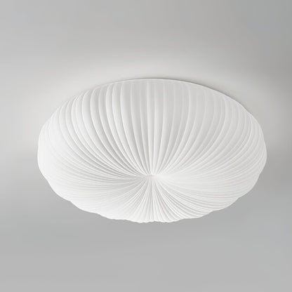 "Plafonnier LED en métal et acrylique, design moderne, lumière ajustable avec télécommande, élégant et contemporain."