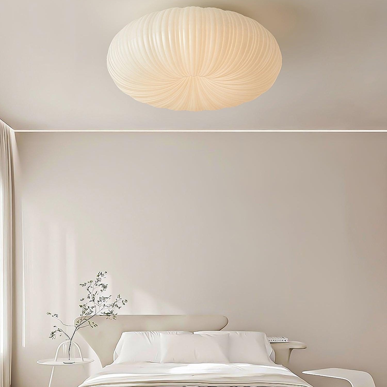 "Plafonnier LED en métal et acrylique, design moderne, lumière ajustable avec télécommande, élégant et contemporain."