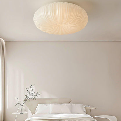 "Plafonnier LED en métal et acrylique, design moderne, lumière ajustable avec télécommande, élégant et contemporain."