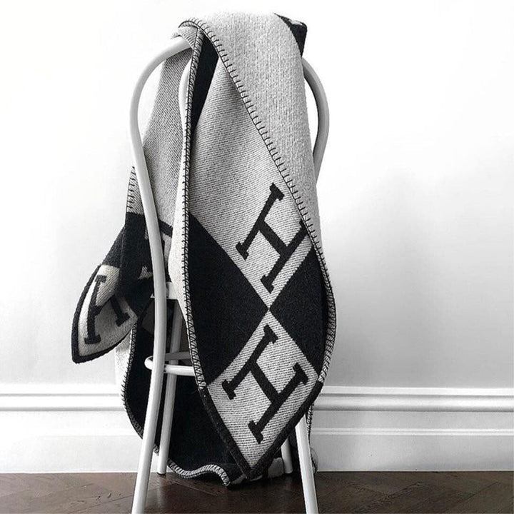 "Plaid en laine et cachemire, élégant et doux dans des tons beige, gris, noir, rose, ajout de luxe à la maison"