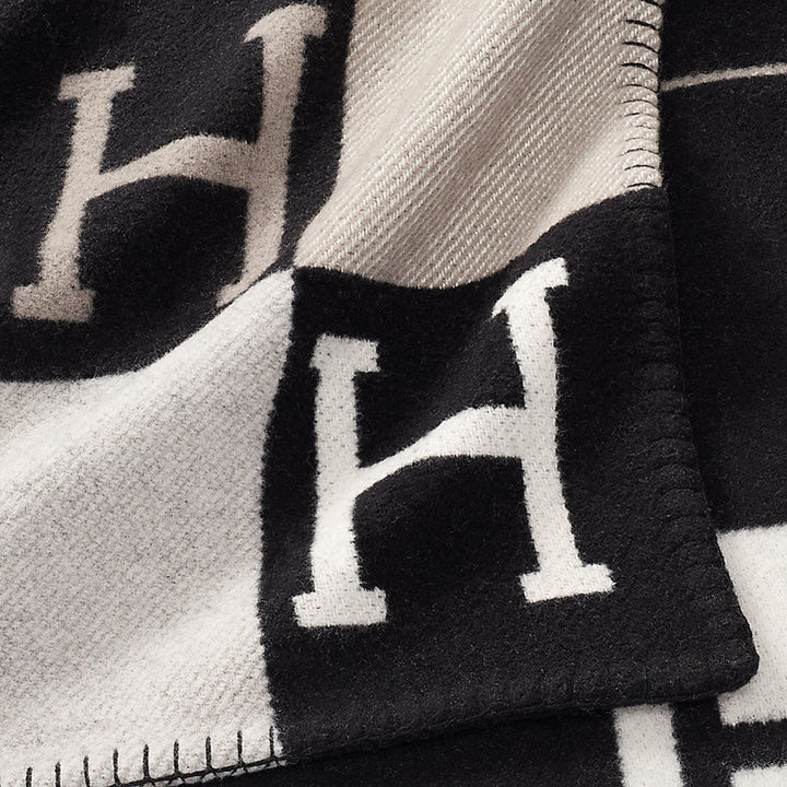"Plaid en laine et cachemire, élégant et doux dans des tons beige, gris, noir, rose, ajout de luxe à la maison"