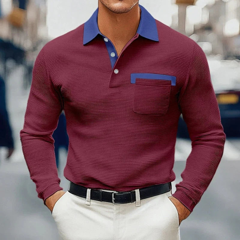 Polo d'été pour homme en tissu léger respirant, moderne, blanc, idéal pour rester élégant et frais par temps chaud.