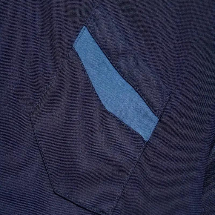 "Polo élégant pour hommes, noir, coupe moderne, tissu respirant, parfait pour style décontracté et formel, confort optimal."