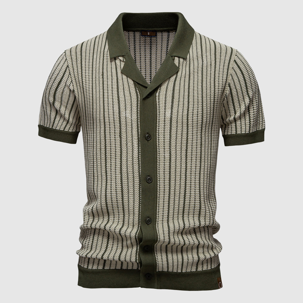 Polo homme chic en tissu strié SilkenWeave, col classique, gris clair, parfait pour l'été et les occasions décontractées.