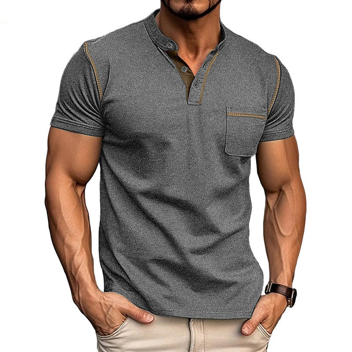 "Polo homme en coton ultra-marin, col Henley, design moderne, taille extra grande, style élégant et décontracté."