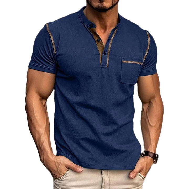 "Polo homme en coton ultra-marin, col Henley, design moderne, taille extra grande, style élégant et décontracté."