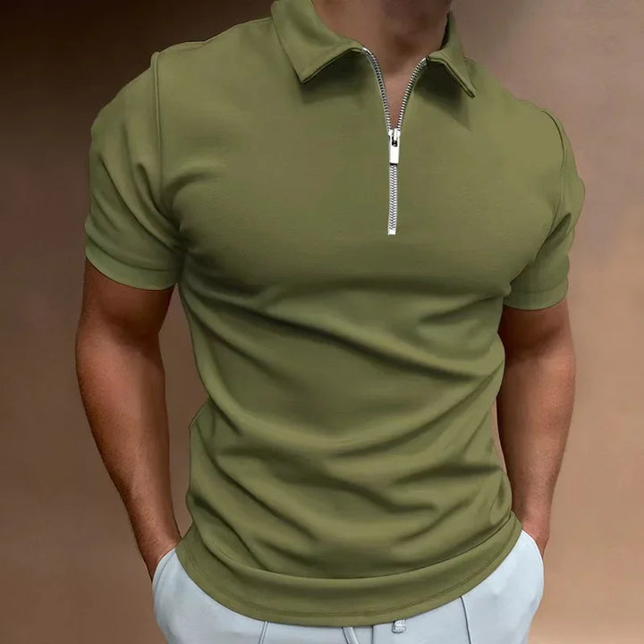 "Polo homme moderne, couleur vive, fermeture éclair, tissu lisse, manches courtes, style élégant et décontracté."