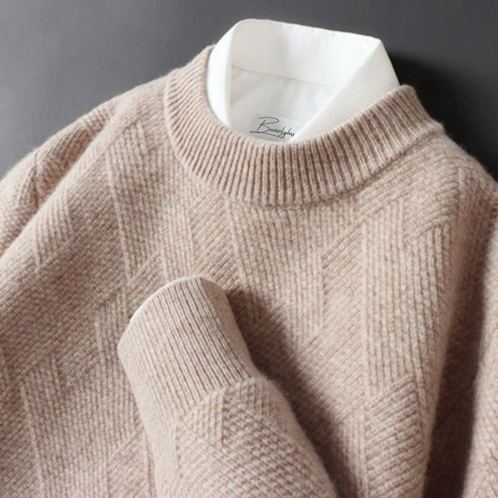 "Pull cachemire homme élégant, texture luxueuse, plusieurs couleurs, confort inégalé, style intemporel."