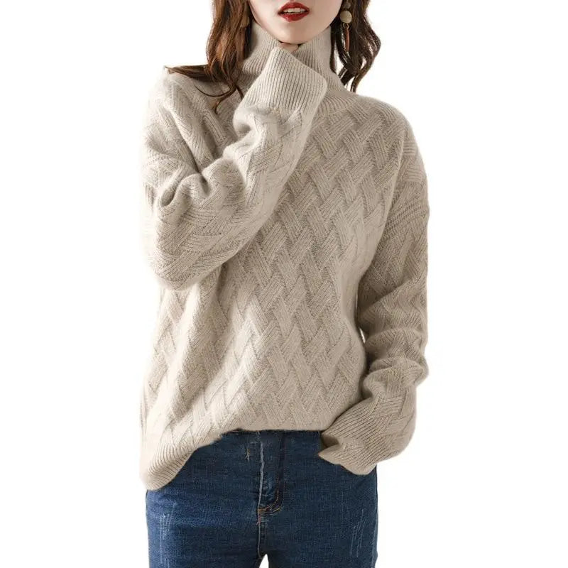 "Pull en cachemire femme élégant beige, coupe ajustée, parfait pour style chic et confortable en hiver."
