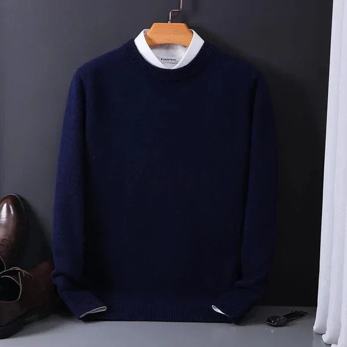 "Pull en cachemire homme, coupe ample, couleur beige, look décontracté et élégant, luxe raffiné."