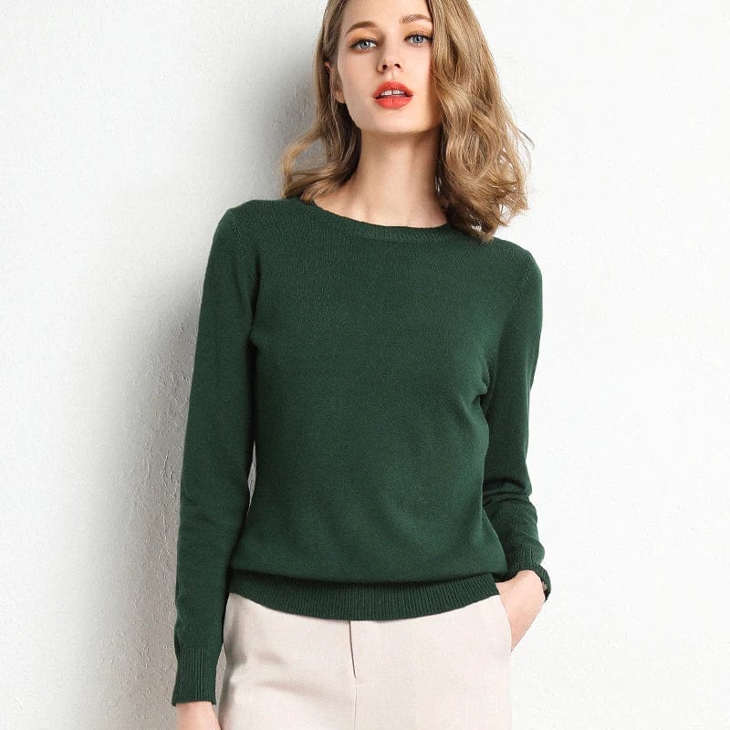 "Pull en cachemire noir élégant pour femme, col rond, coupe classique, confort et style intemporel idéal pour l'hiver."