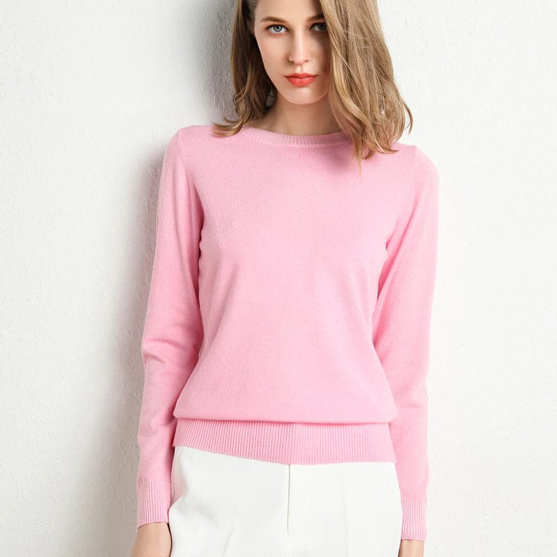 "Pull en cachemire noir élégant pour femme, col rond, coupe classique, confort et style intemporel idéal pour l'hiver."