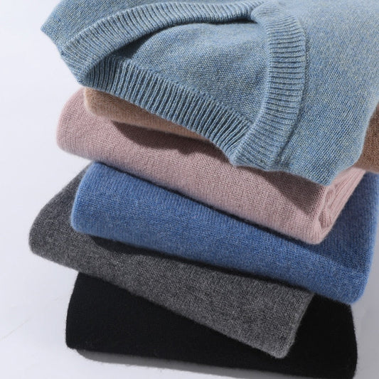 Pull en cachemire pour homme, couleur unie, texture douce, col rond, manches longues, élégance et confort haut de gamme.