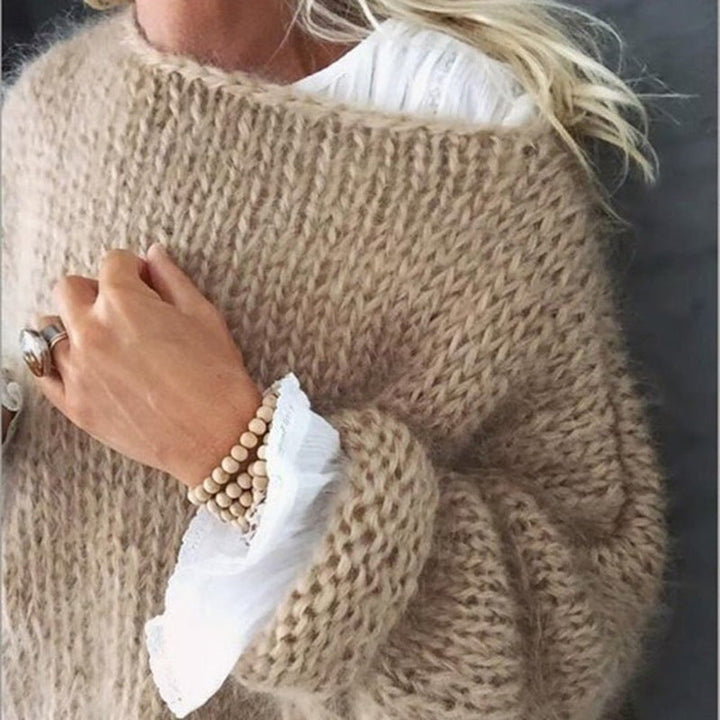 Pull en laine mérinos Inès blanc, coupe moderne, détails stylés, confort et chaleur pour femmes, image de face.