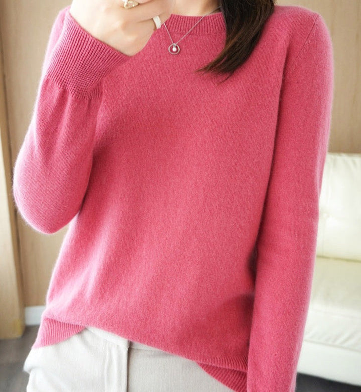 "Pull en laine mérinos pour femmes en beige, manches longues, design élégant, douceur luxe idéale pour l'hiver."