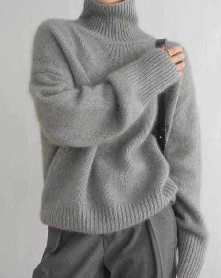 Pull femme à col roulé, doux et élégant, parfait pour l'hiver; couleur neutre, coupe moderne et polyvalente pour diverses ten