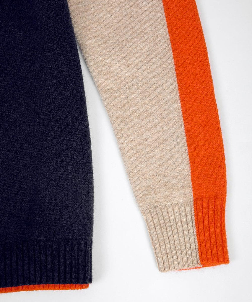"Pull femme rayé marine et orange, design rétro color-block, coton doux, coupe classique et élégante."