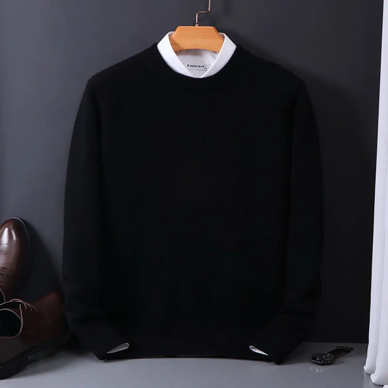 "Pull homme classique en cachemire et coton, col rond, style épuré, couleur beige, parfait pour l'automne sophistiquée."