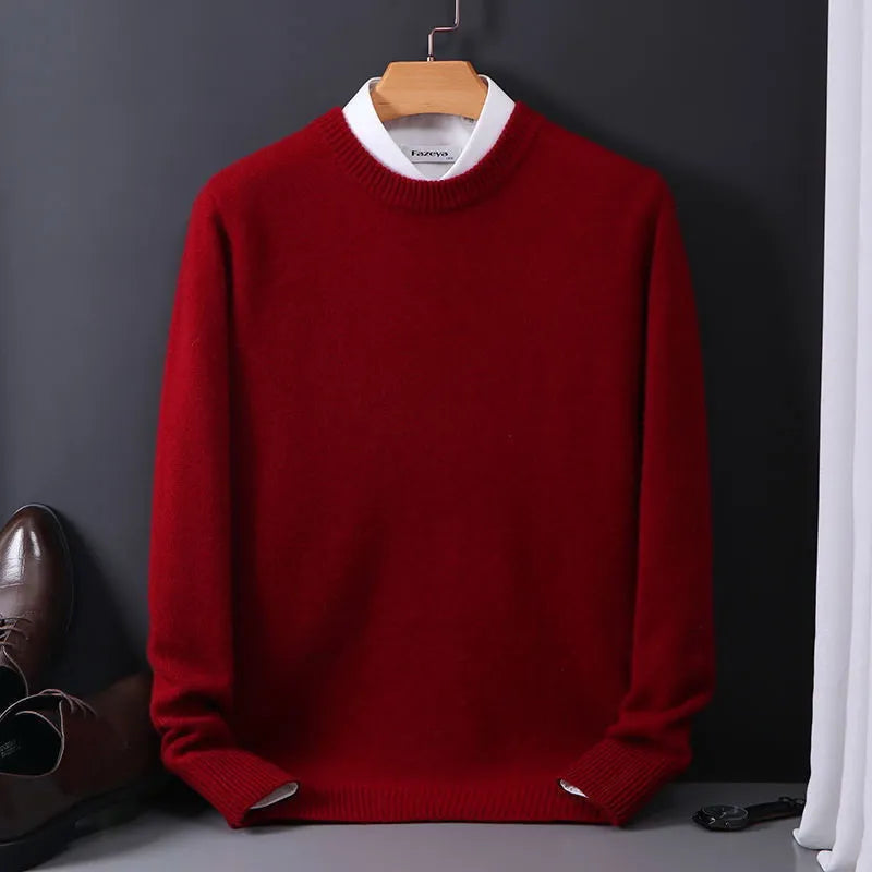 "Pull homme classique en cachemire et coton, col rond, style épuré, couleur beige, parfait pour l'automne sophistiquée."