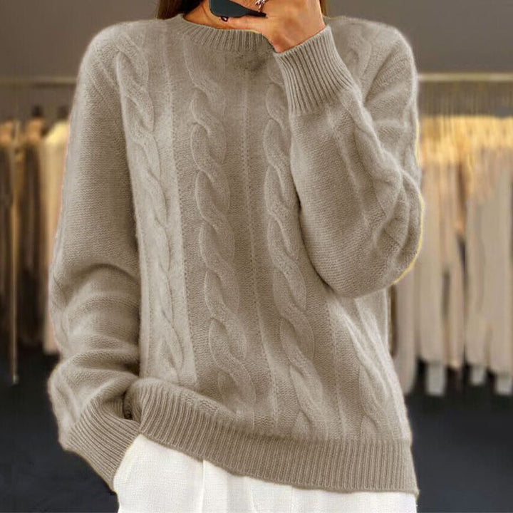 "Pull tricoté femme en laine douce, design chic et confortable avec motif dentelle pour l'hiver ou le printemps."