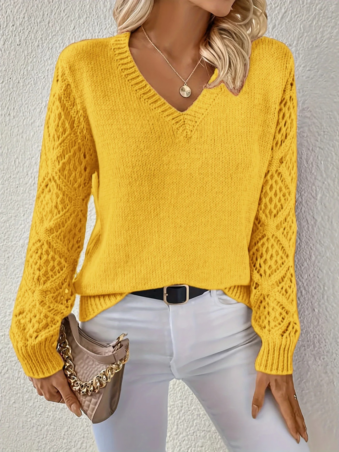 "Pull V crocheté Isabelle, manches crochetées, élégant et léger, col en V flatteur, vue avant"
