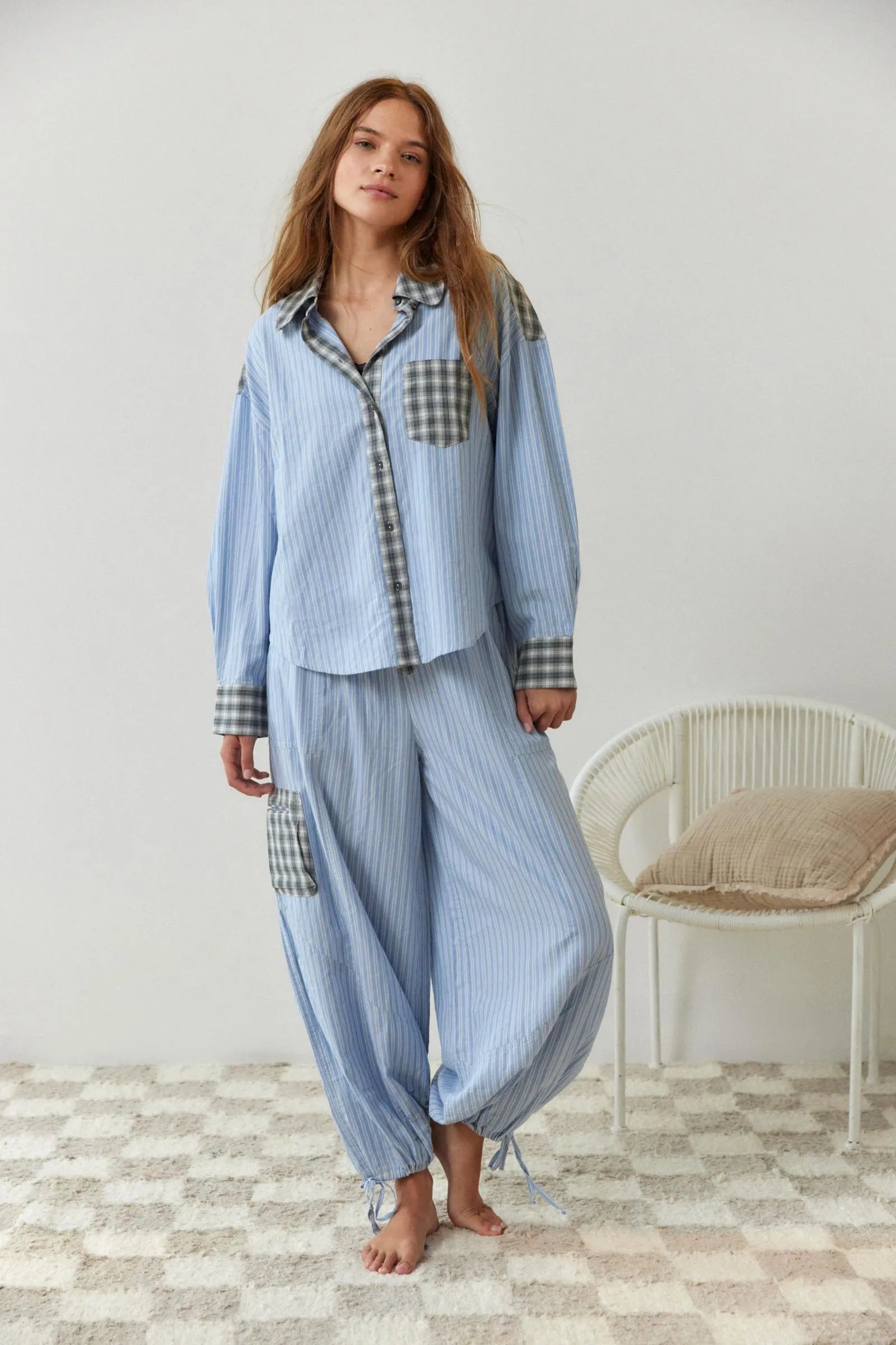 "Pyjama chaud et confortable en tissu doux, coupe ample, parfait pour toutes saisons et soirées cocooning."