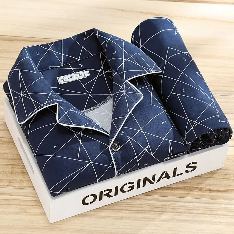 "Pyjama rayé élégant pour homme, design moderne, confort optimal, tissus doux, idéal pour soirées fraîches"
