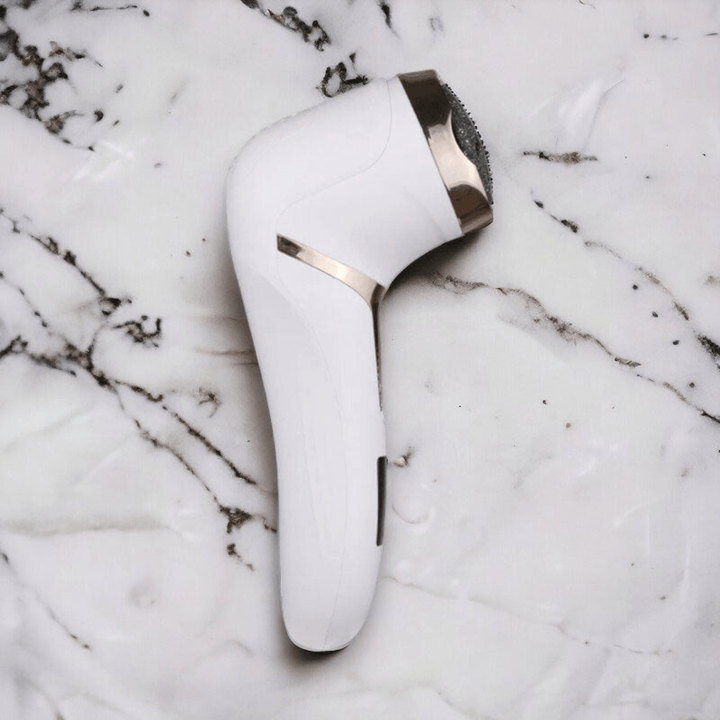 "Râpe à pieds électrique rechargeable, enlève callosités, pieds doux, design ergonomique, noir ou blanc"