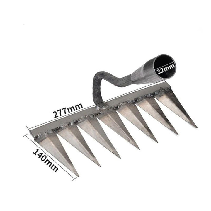 "Râteau de jardin en acier au carbone, 5 dents, robuste et polyvalent, pour désherber et ameublir le sol efficacement."