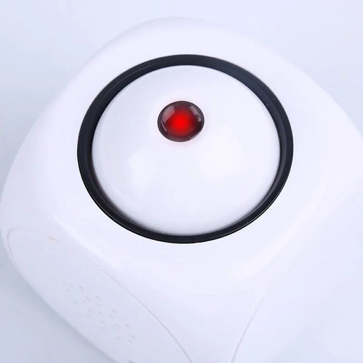 "Réveil numérique LED ProjecTime avec projection horaire sur mur, design compact moderne, écran lumineux."