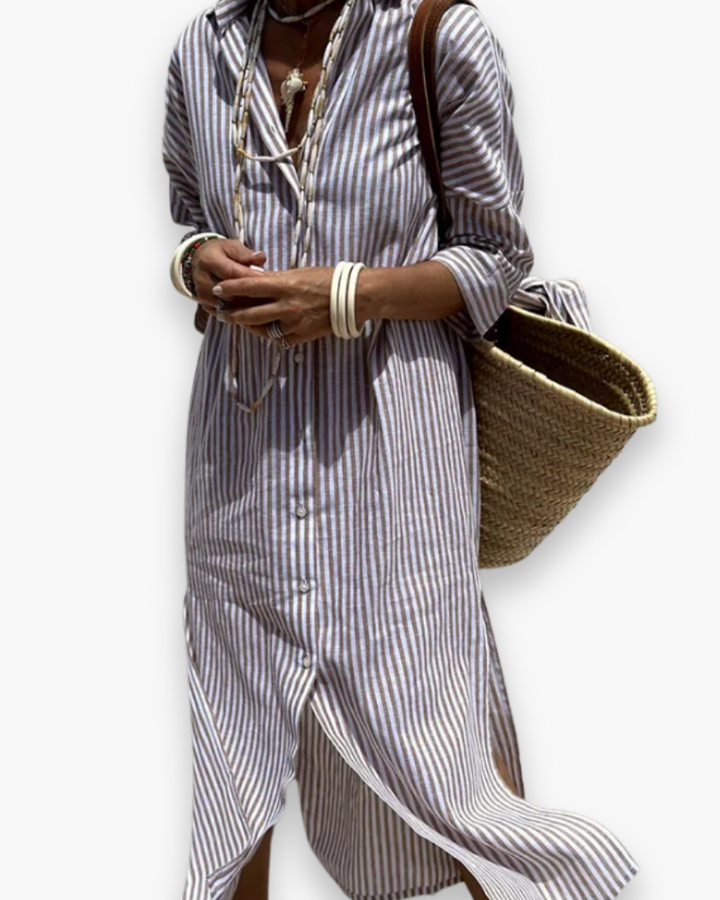 "Robe chemise maxi fluide à rayures élégantes, vue de face, chic décontracté pour femme"