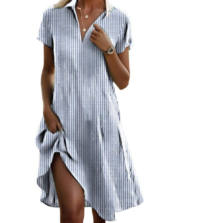 "Robe chemise rayée femme coupe flatteuse, design élégant rayé bleu-blanc, manches longues, pour un style moderne"