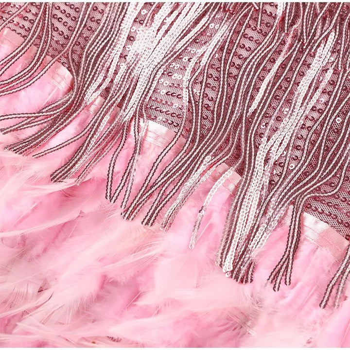"Robe cocktail Samba élégante multicolore pour femme, vue de face, avec design moderne et détails raffinés."