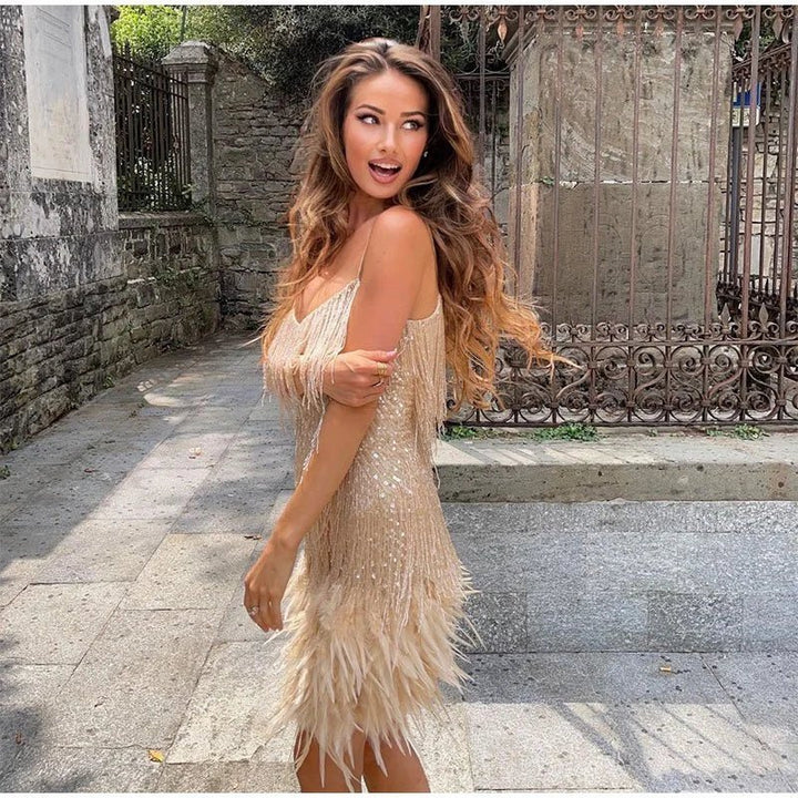 "Robe cocktail Samba élégante multicolore pour femme, vue de face, avec design moderne et détails raffinés."