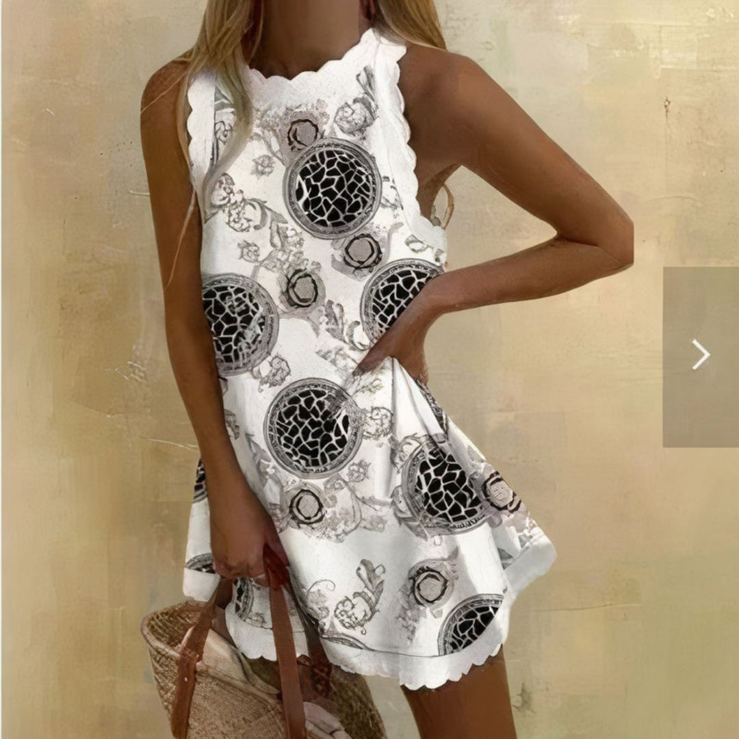 "Robe courte d'été femme, fluide et chic, tissu léger, idéale pour journées ensoleillées. Confort et élégance assurés."