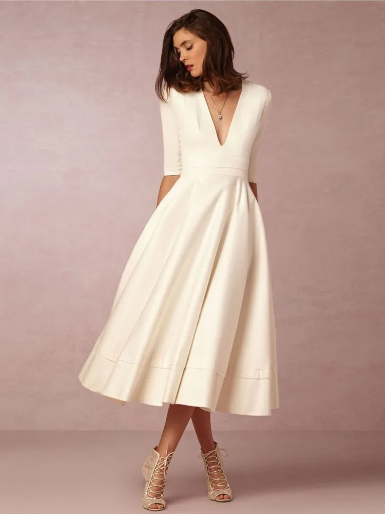 "Robe de soirée élégante midi, coupe gracieuse, vue avant, parfait pour occasions spéciales, design moderne"