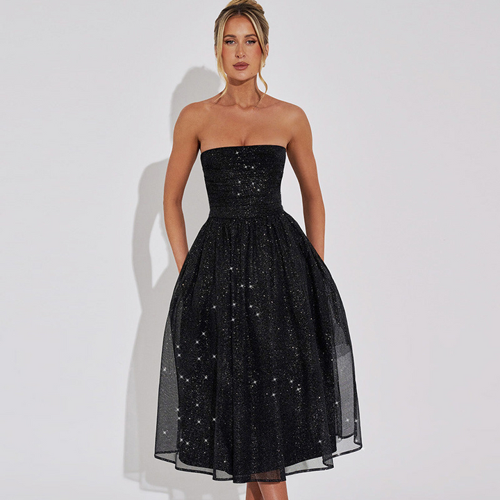 "Robe de soirée scintillante sans bretelles, coupe cintrée, jupe mi-longue étincelante, élégance féminine"