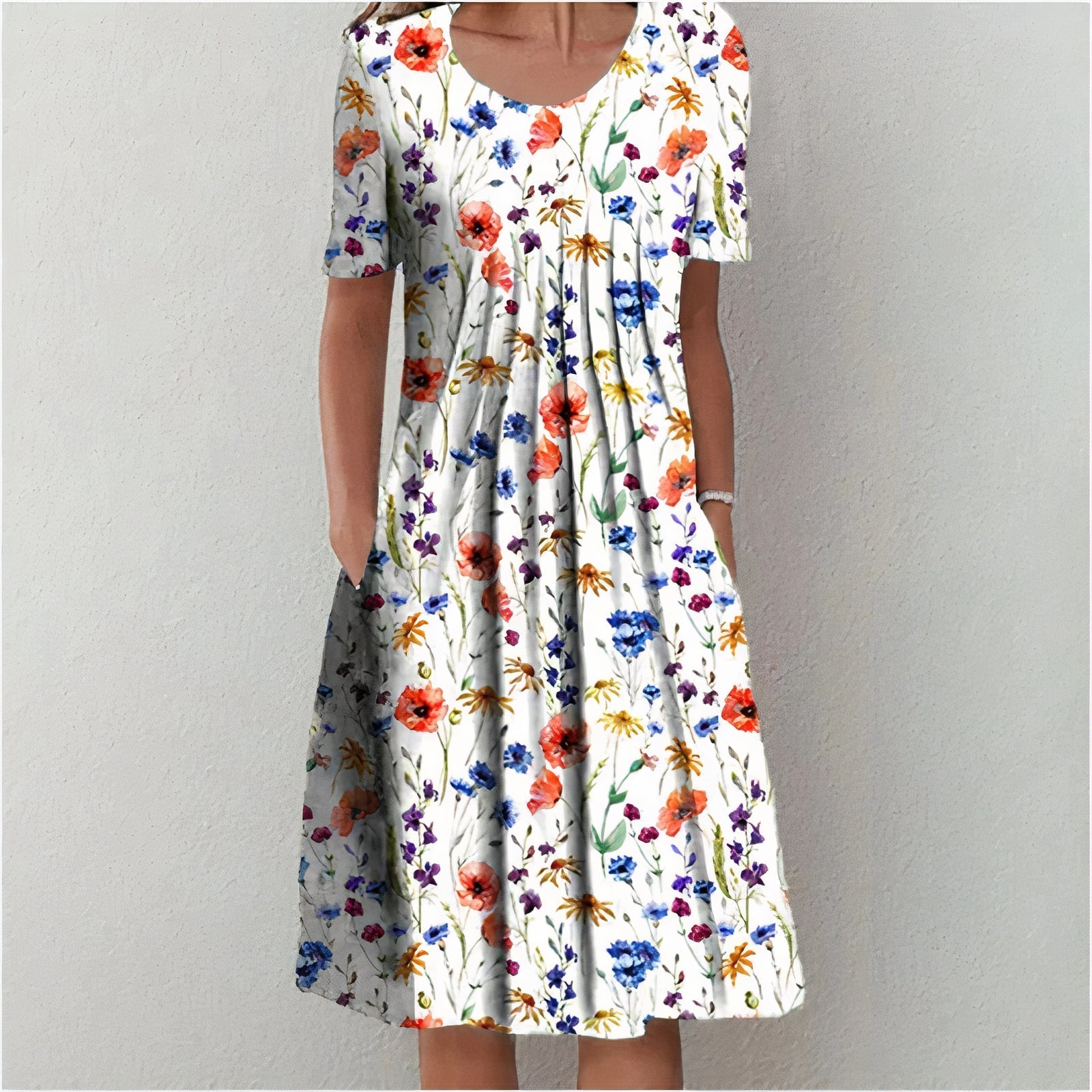 "Robe d'été femme en coton blanche, élégante et légère, idéale pour journées chaudes, design intemporel et confortable."