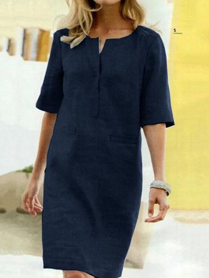Robe d'été femme en coton et lin, design simple et élégant, couleur bleu ciel, idéale pour journées ensoleillées.