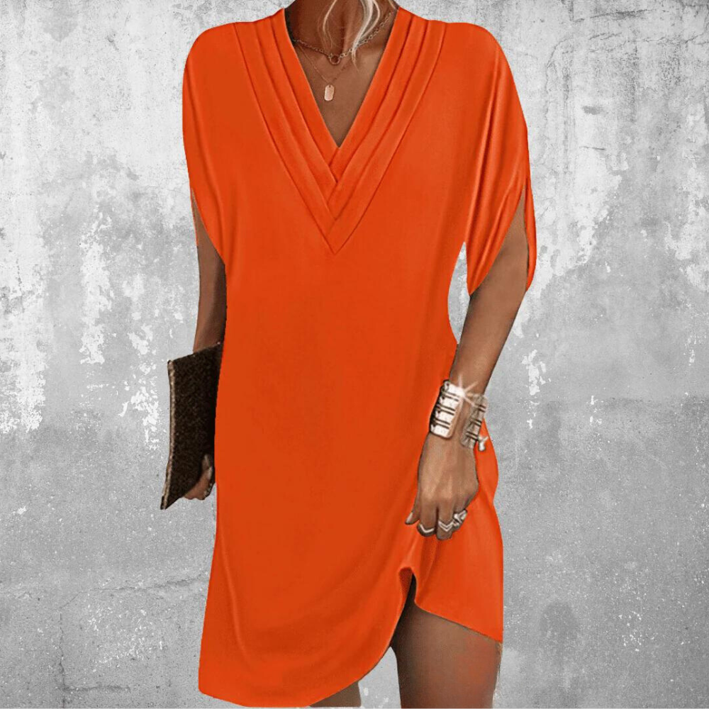 "Robe d'été femme noire Brina avec col en V et manches fendues, élégante et chic pour look estival décontracté"
