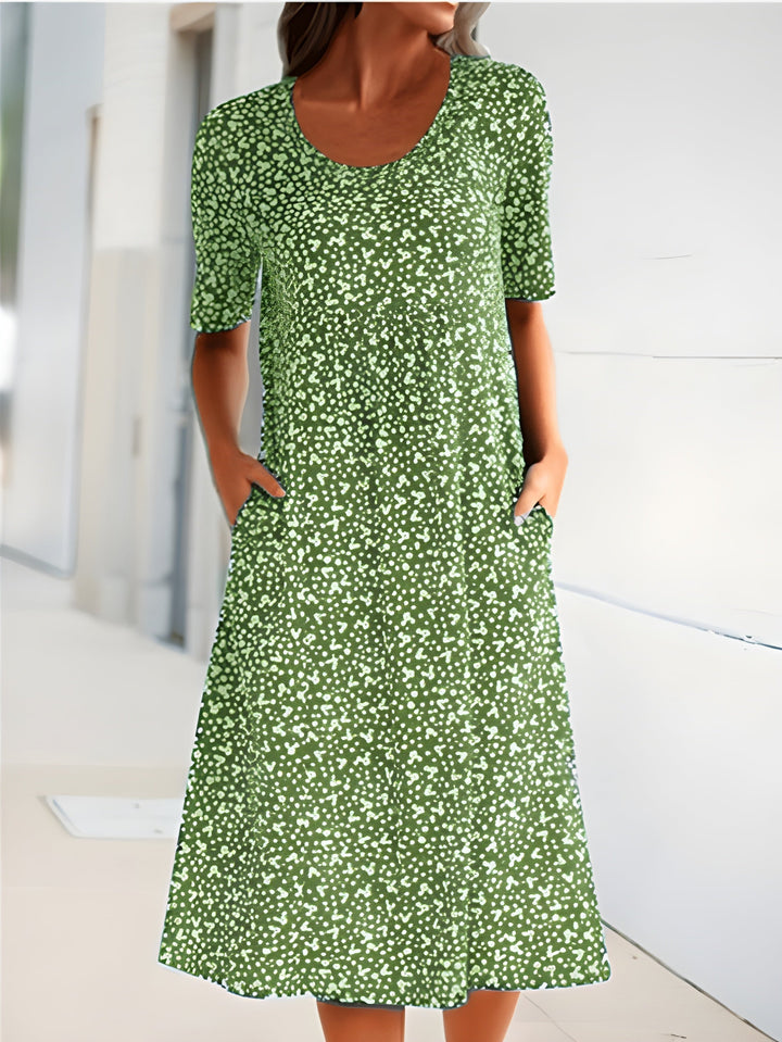 "Robe d'été légère Sophie, élégante avec tissu respirant, design moderne, idéale pour sorties estivales décontractées."