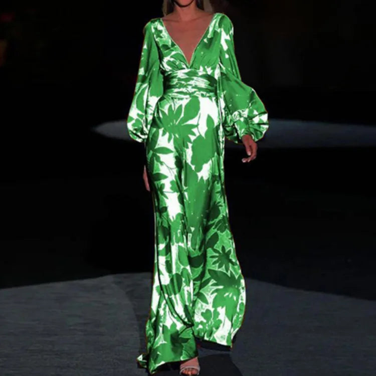 "Robe élégante Daphné à col en V, coupe ajustée, tissu doux, idéale pour look chic et sophistiqué, tailles S à 3XL."