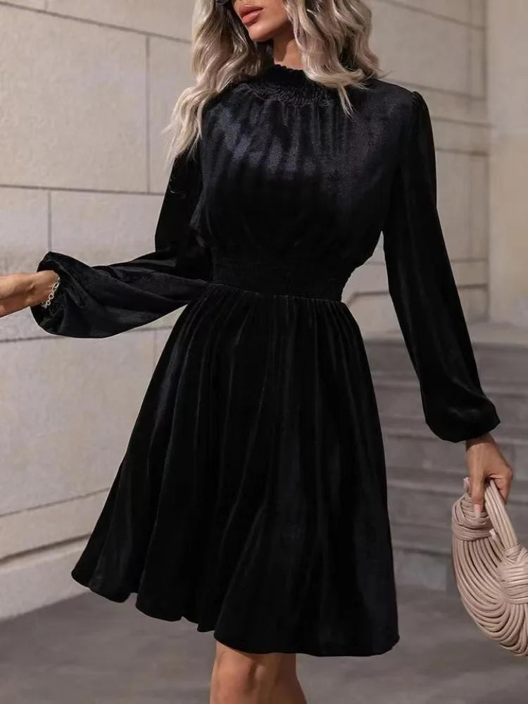 "Robe en velours élégante sans manches, longueur au genou, couleur bourgogne, style chic pour femme"