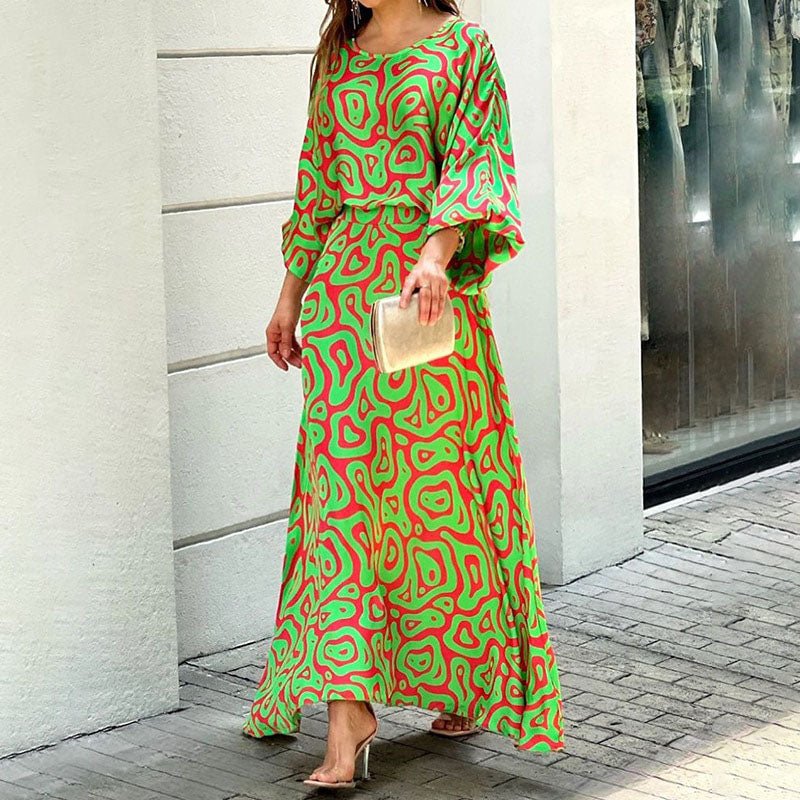 "Robe été femme élégante, midi, tissu léger, style épuré, couleur vive, idéale journées chaudes, confort et sophistication."