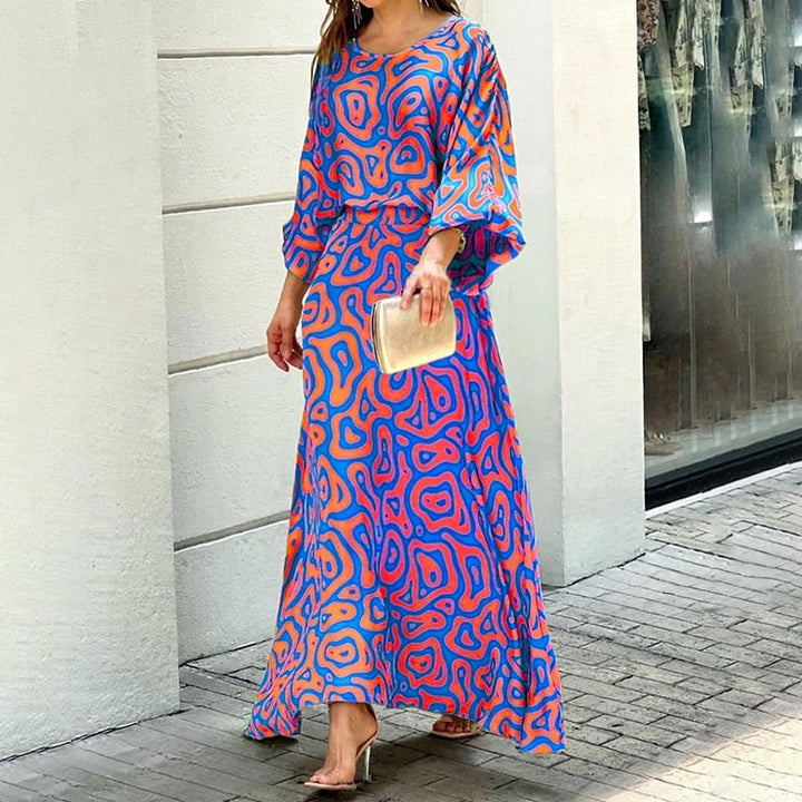 "Robe été femme élégante, midi, tissu léger, style épuré, couleur vive, idéale journées chaudes, confort et sophistication."