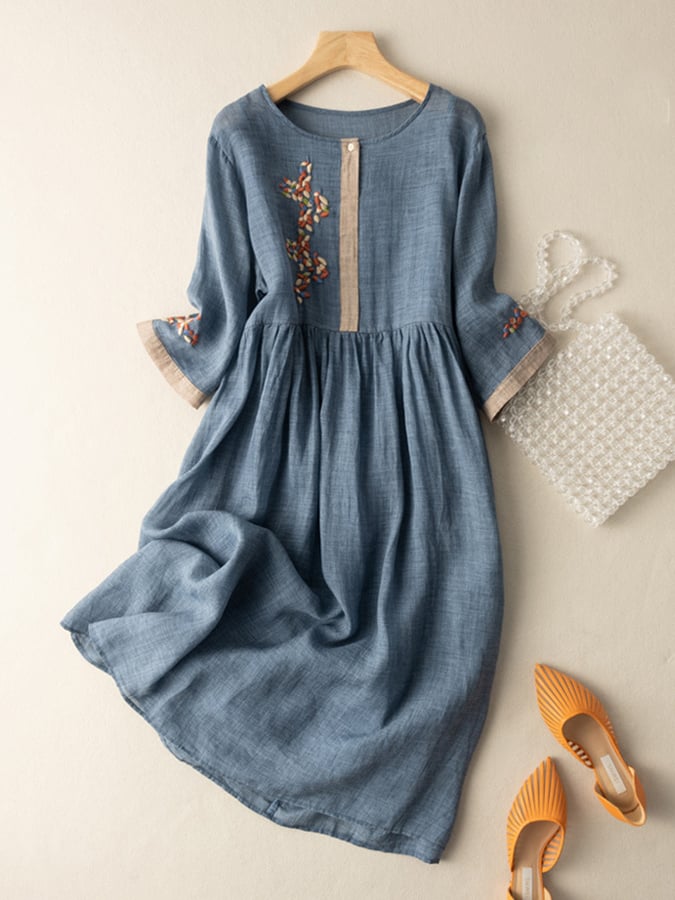 "Robe ethnique femme en coton et lin avec broderies fines, coupe ample, élégante et bohème."