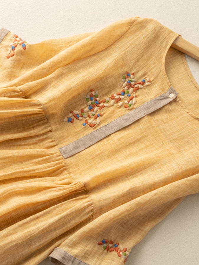 "Robe ethnique femme en coton et lin avec broderies fines, coupe ample, élégante et bohème."