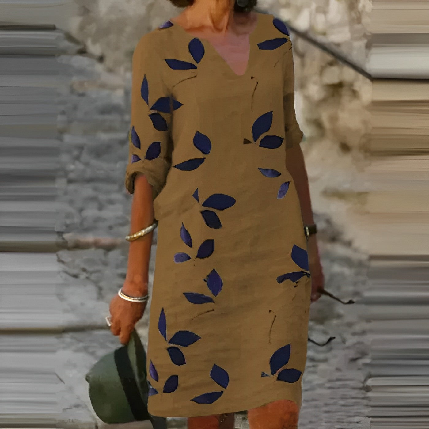 Robe féminine élégante et polyvalente, coupe flatteuse, détails soignés, parfaite pour événements formels et tenues quotidien